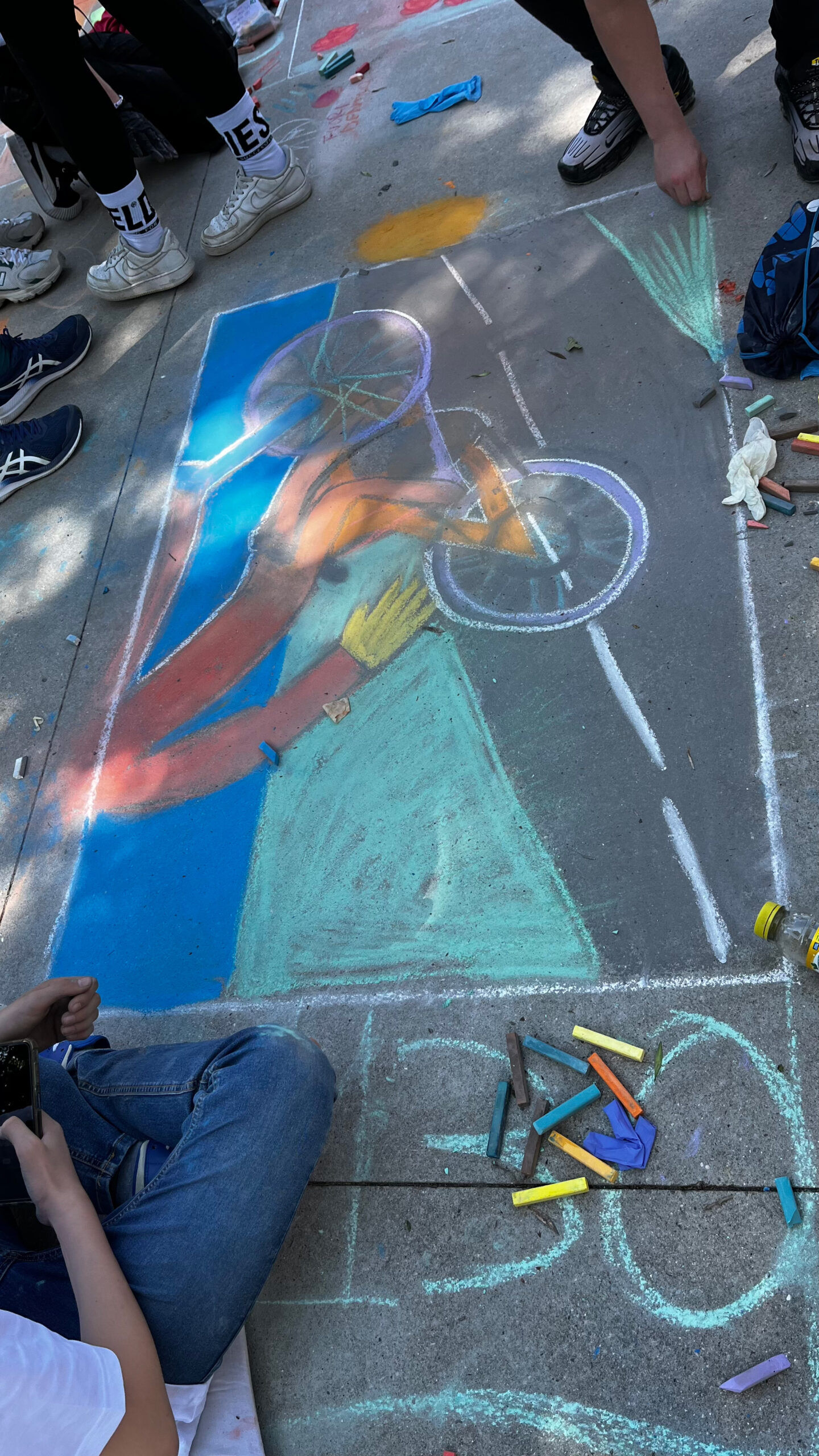 “Madonnari” alla Don Milani: trionfo di colori e gioia per la seconda edizione